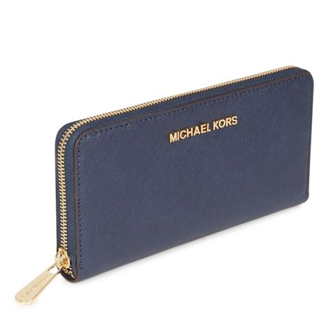 michael kors jet set navy blue wallet|bolso michael kors jet set.